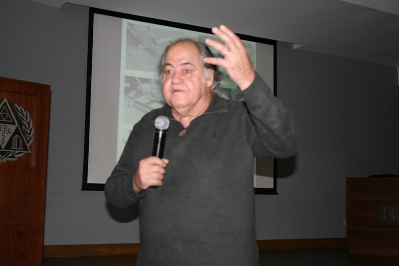 Foto 06 — Habitação e Cidade