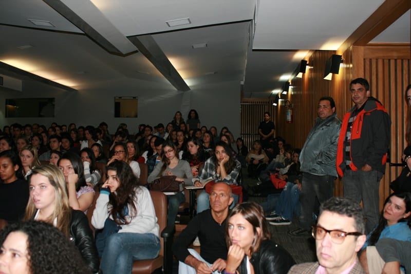 Foto 07 — Habitação e Cidade
