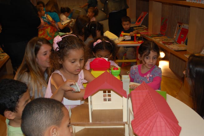 Foto 18 — Inauguração da Biblioteca Infantil Multilíngue da Belas Artes