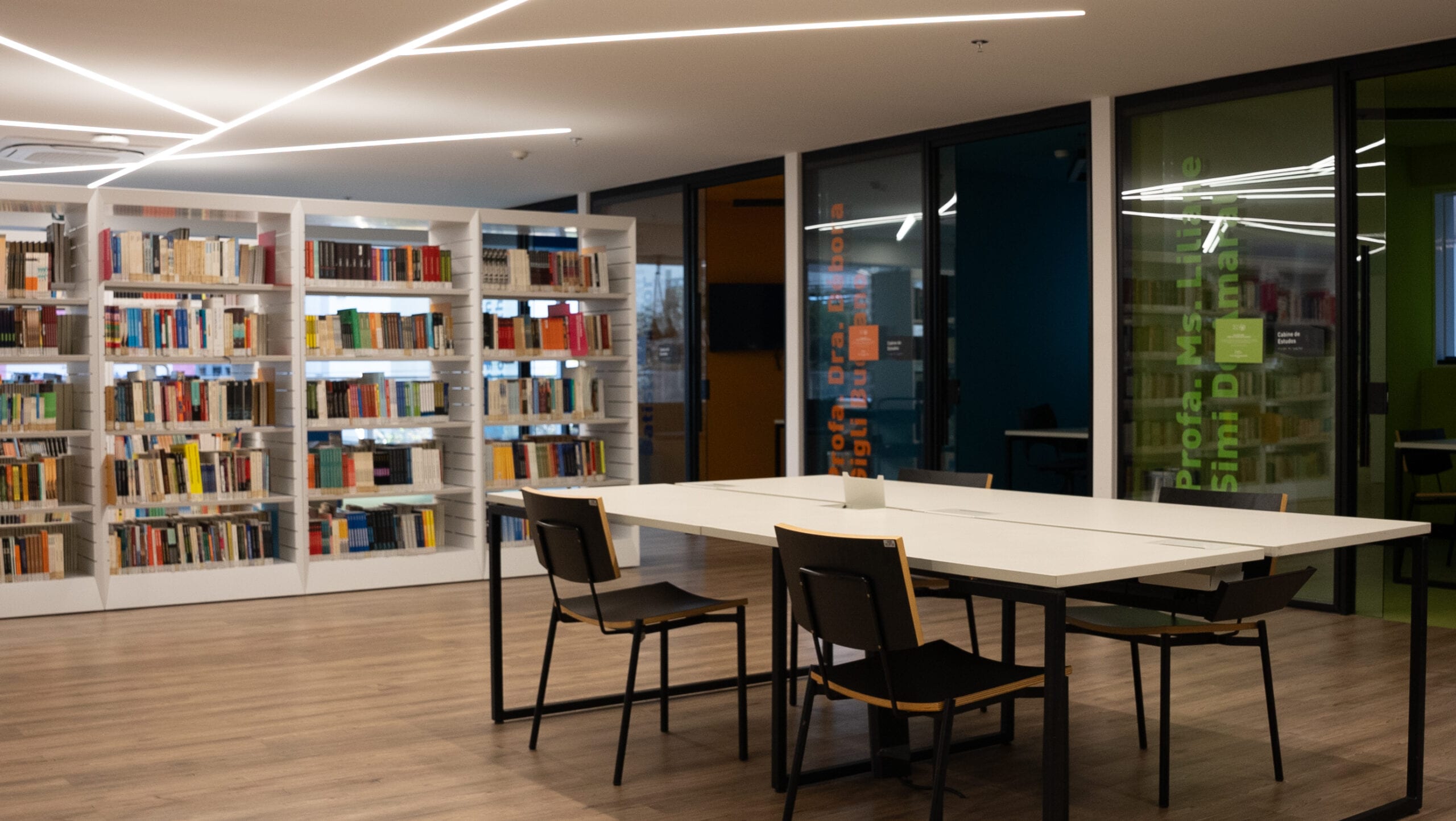 Áreas sociais da Biblioteca 98