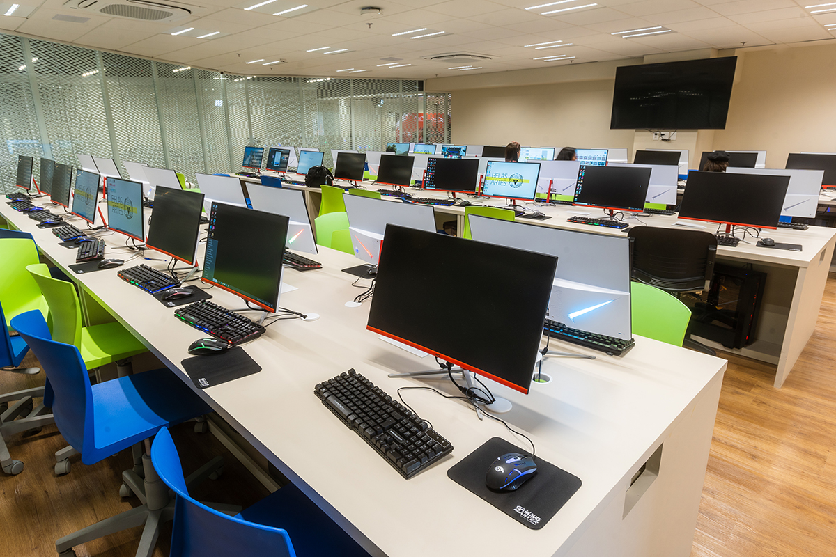 Laboratório de computadores no Campus Cidade Jardim