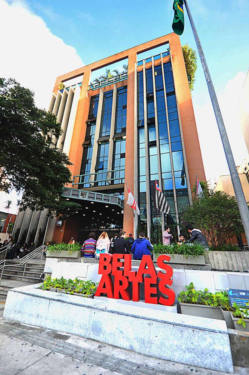 Fachada do Campus Vila Mariana